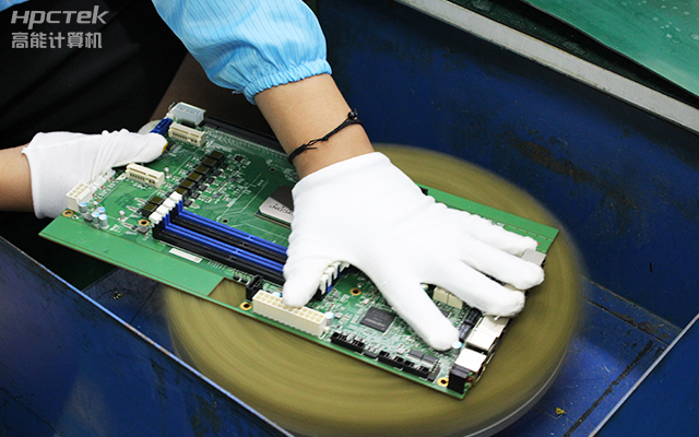 龍芯3A6000：開啟國產(chǎn)工控主板“芯”時(shí)代(圖1)