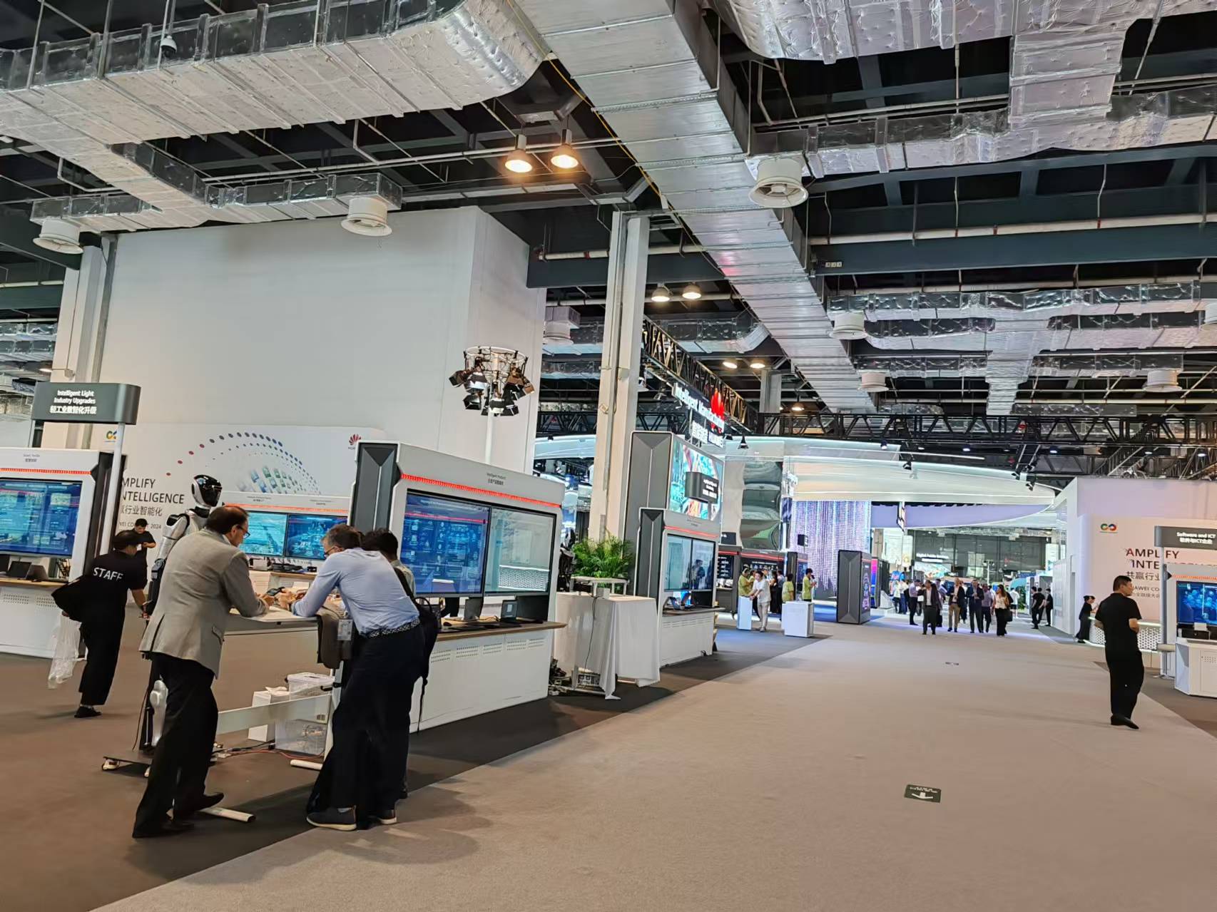 【共贏行業(yè)智能化】高能計算機攜手鯤鵬模組金融工控機，受邀參加華為全聯(lián)接大會2024！(圖6)